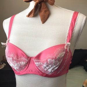 Victoria’s Secret Satin Bra w/ Lace Detailing